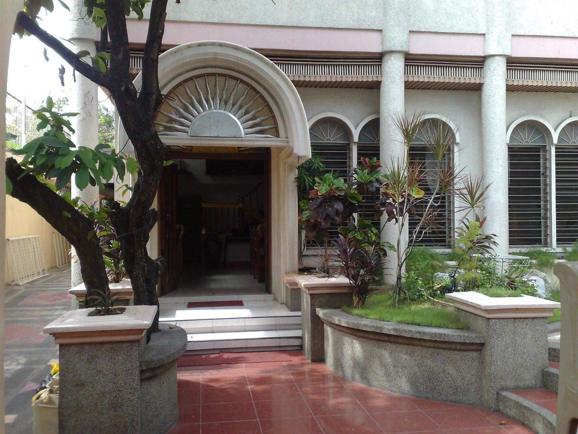 La Residencia Luzviminda Pensionne Cebu Exterior foto